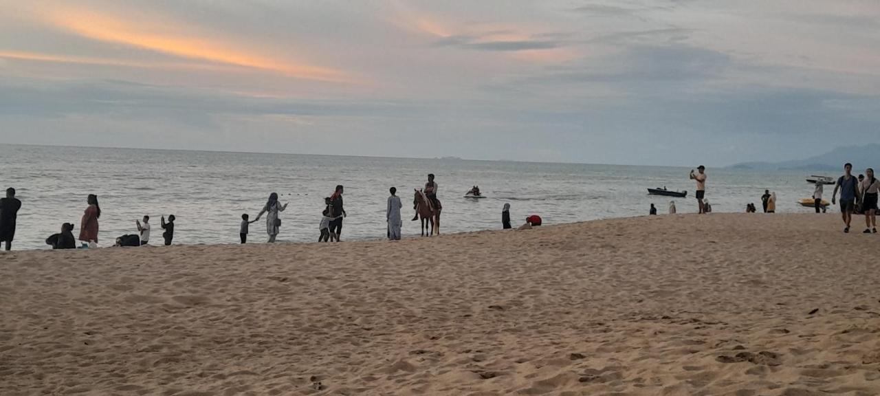 Airbnb At Sri Sayang Batu Ferringhi Beach Exteriér fotografie